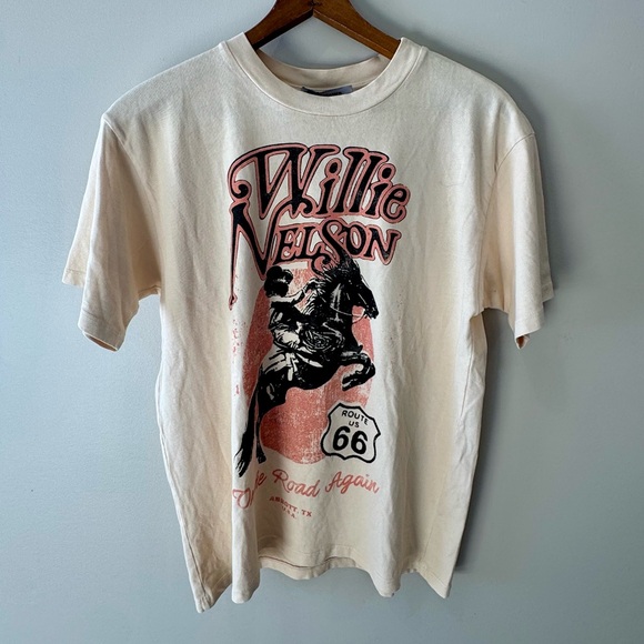 NWT Daydreamer Willie Nelson T Shirt - Picture 2 of 4